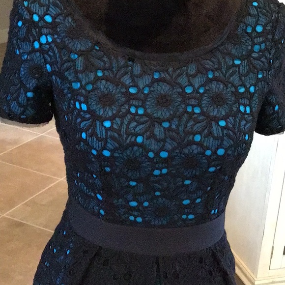 Elie Tahari fit and flare back zip dress, black over aqua, size 2 - Picture 4 of 13